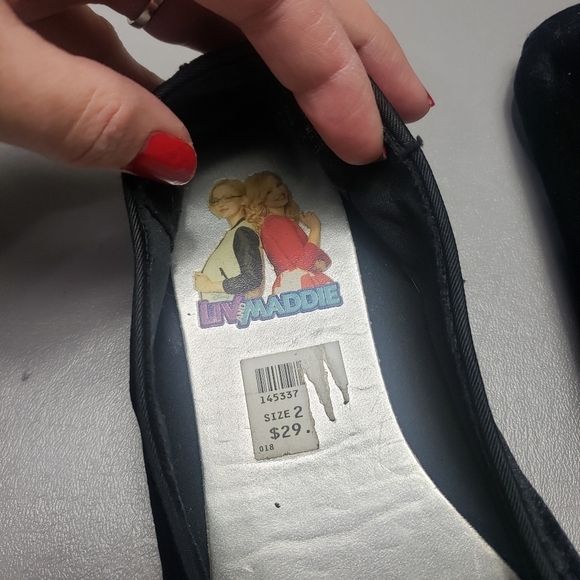 Disney liv and Maddie velvet black slip on shoes little girls size 2 - Picture 3 of 7